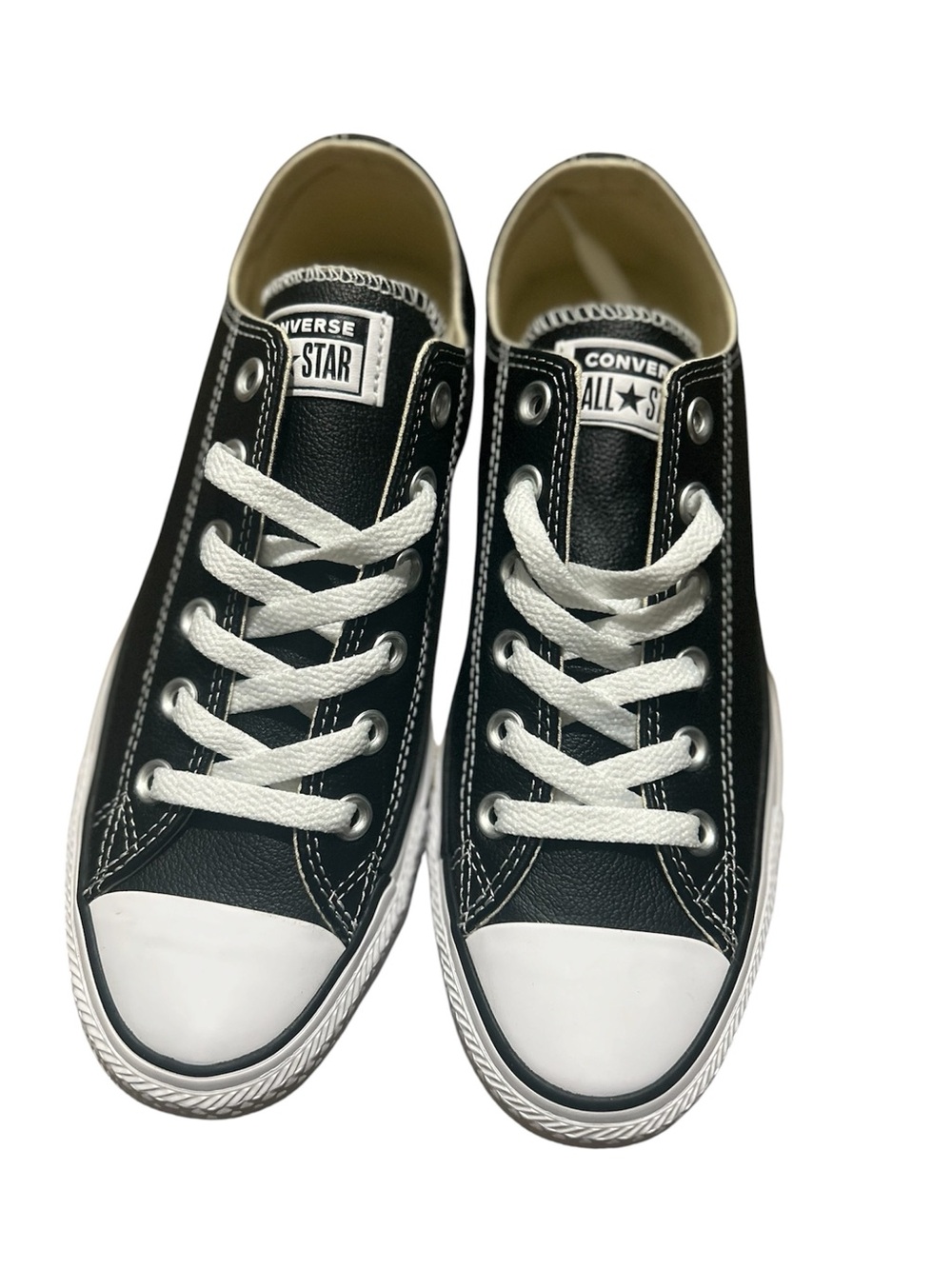 Converse Unisex Chuck Taylor All Star Leather Low Top sneakers Style 132174C - Picture 2 of 11
